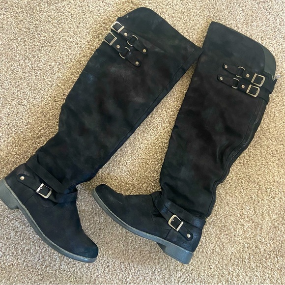 Over the knee boot - Picture 1 of 8